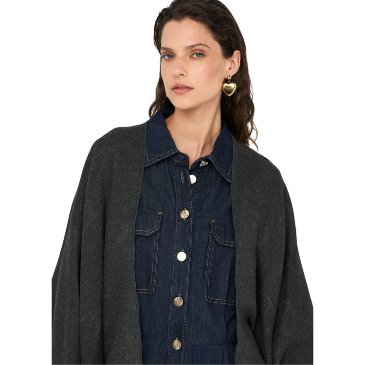 Poncho Donna con logo e frange Grigio modella frontale ravvicinata