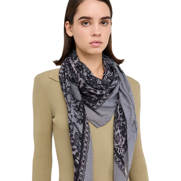 Foulard Donna con stampa pizzo Nero modella