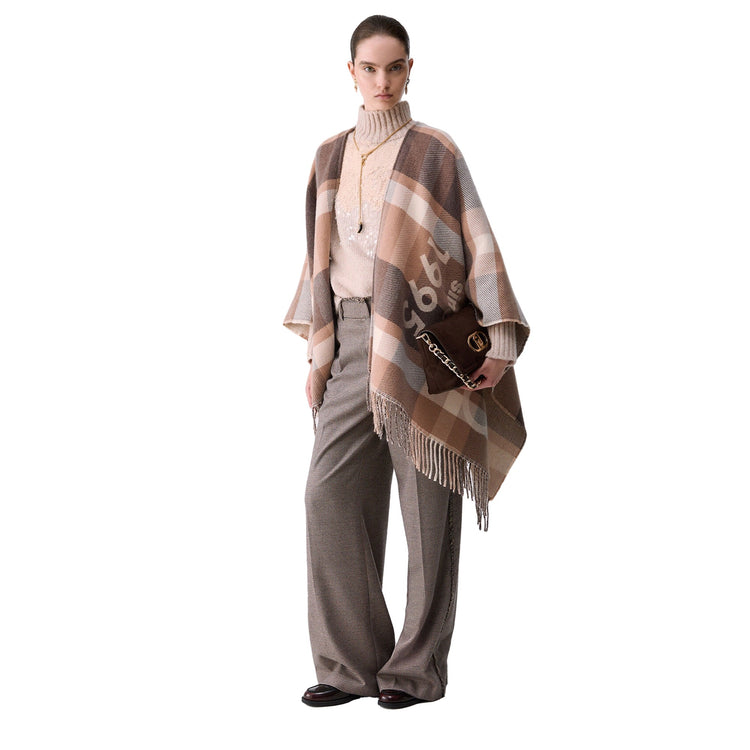 Poncho Donna check jacquard marrone modella