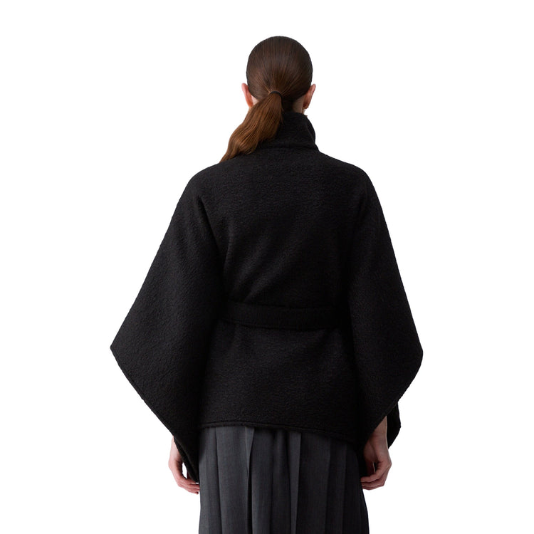 Poncho Donna con cintura in vita Nero modella retro