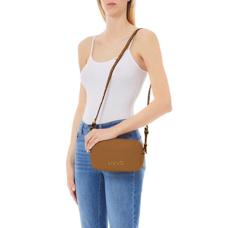 Borsa Donna a tracolla Camera Small Marrone modella