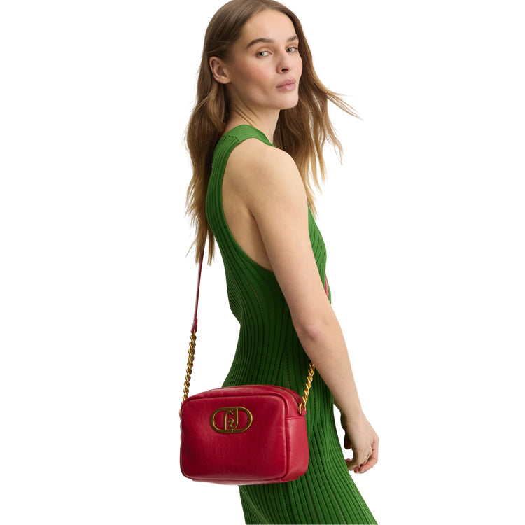 Borsa donna a tracolla LaPuffy Rossa su modella