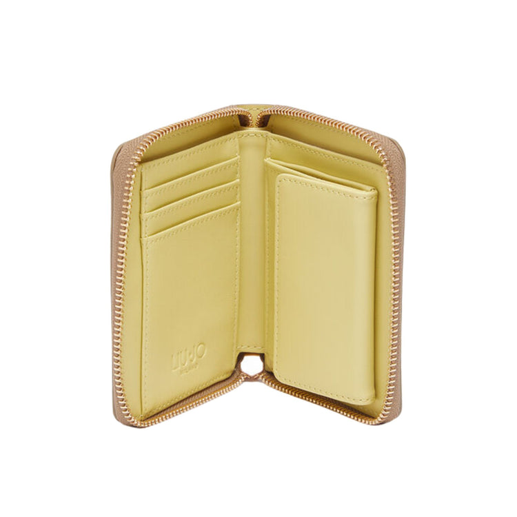 Portafoglio Donna Beige, effetto bottalato, con logo in metallo frontale e zip around