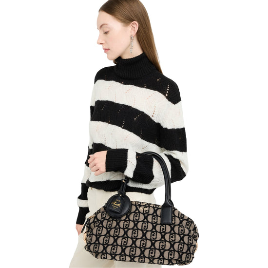 Borsa a mano, modello bauletto, con tracolla