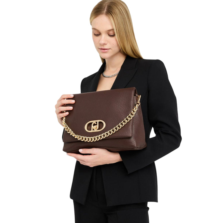 Borsa Donna La Puffy Grande Marrone su modella