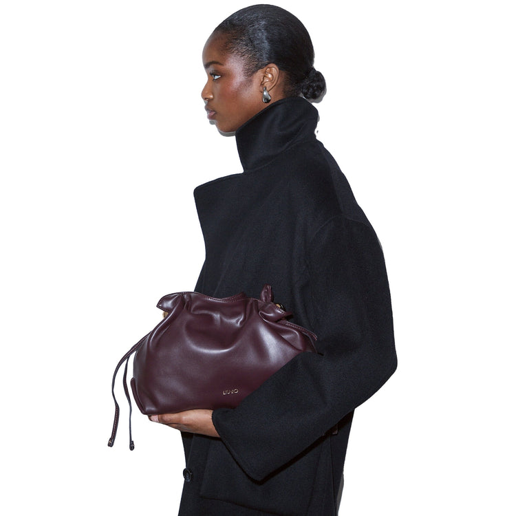 Borsa a spalla media Donna Riccy Bordeaux modella