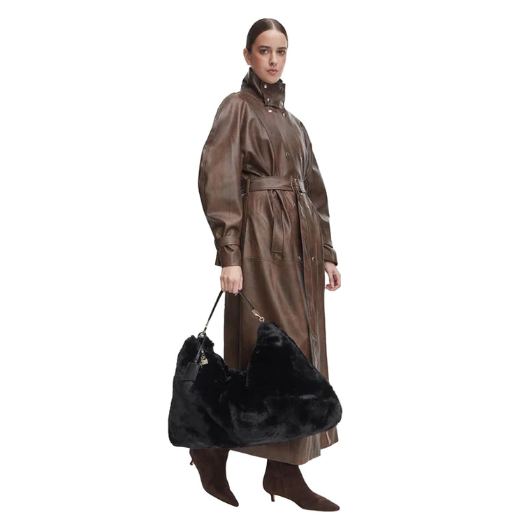 Borsa monospalla Donna in pelliccia nero su modella