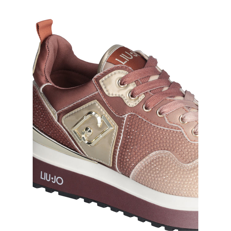 Acquista subito la Sneakers Donna, con inserti effetto laminato, lacci piatti dégradé e logo LJ metallico applicato sul lato, firmate Liu Jo su Martini 900: vieni a scoprire tutta la collezione sul nostro sito