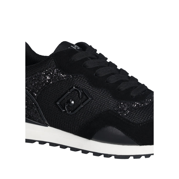 Acquista subito le Sneakers Donna, con inserti in suede e dettagli glossy in vernice, logo e monogram applicato sul lato, firmate LiuJo su Martini 900: vieni a scoprire tutta la collezione sul nostro sito