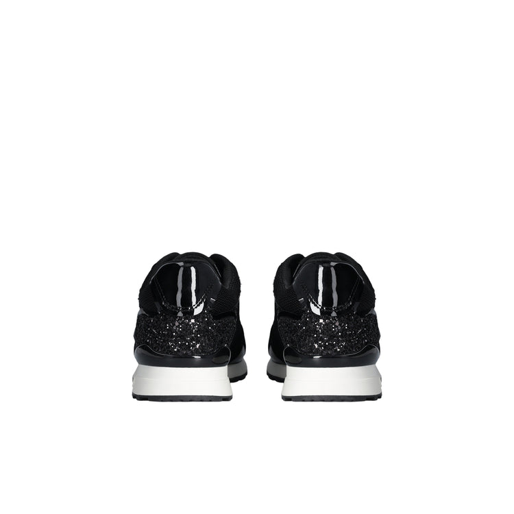 Acquista subito le Sneakers Donna, con inserti in suede e dettagli glossy in vernice, logo e monogram applicato sul lato, firmate LiuJo su Martini 900: vieni a scoprire tutta la collezione sul nostro sito