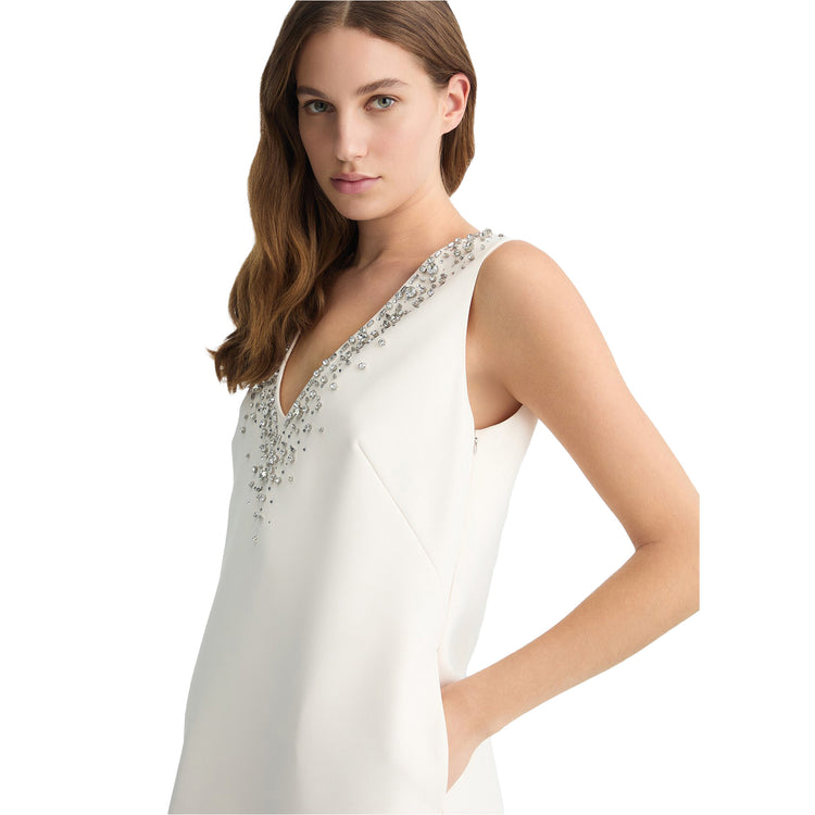 Abito corto Donna Bianco con ricami gioiello modella frontale ravvicinata