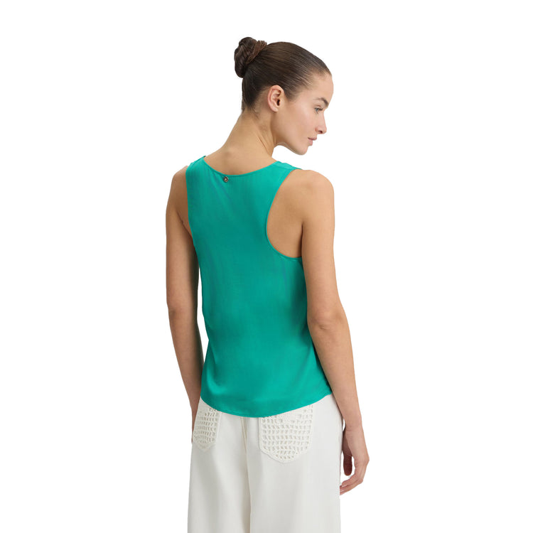 Top Donna in raso verde smeraldo modella retro