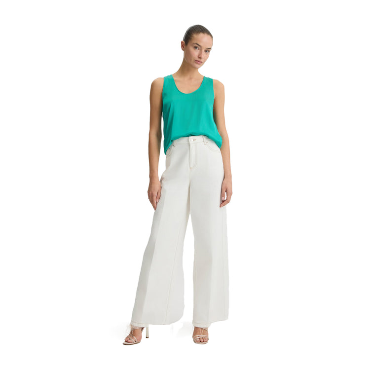 Top Donna in raso verde smeraldo modella intera frontale