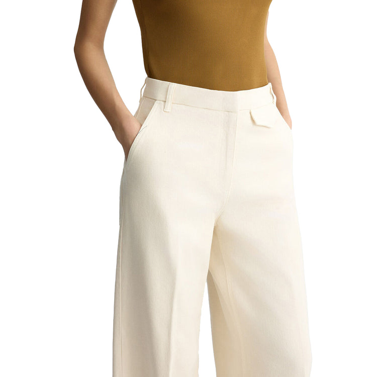 Pantaloni Donna wide leg Bianco modella frontale ravvicinata