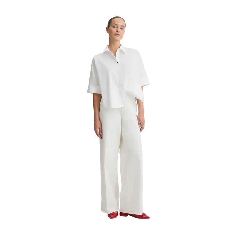 Camicia Donna boxy in cotone Bianco modella intera frontale