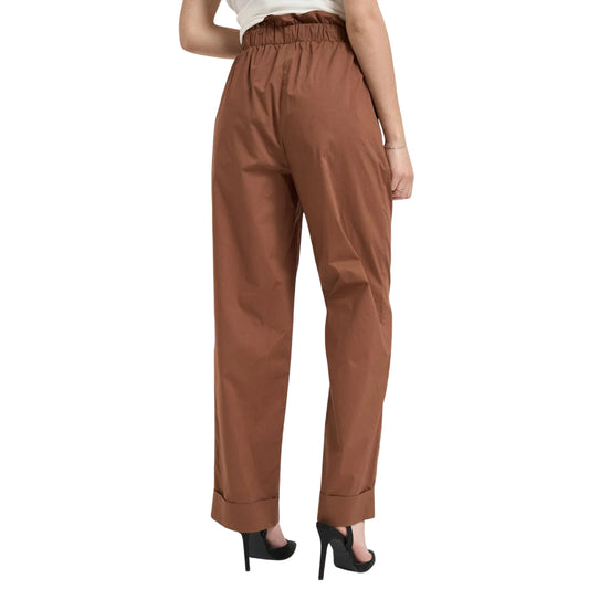 Pantalone Donna con cintura sur ton in vita modella retro