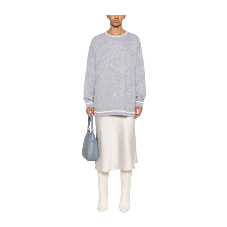 modella intera Gonna Lunga Donna dal design svasato bianca