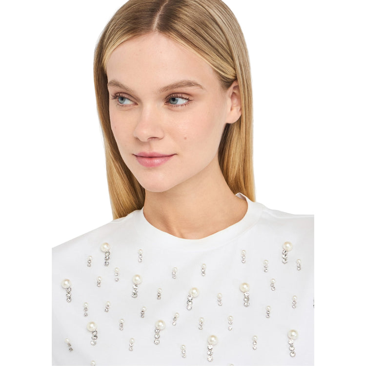 T-shirt Donna con perle e strass Bianco modella frontale ravvicinata