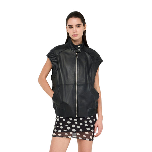 Acquista subito il Gilet Donna, con collo alto con bottoni a pressione, tasche sui lati, elastico a fondo e chiusura con zip, firmato LiuJo su Martini 900: vieni a scoprire tutta la collezione sul nostro sito.