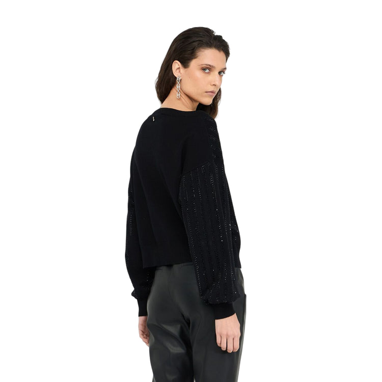 Maglia Donna con strass applicati Nero modella retro
