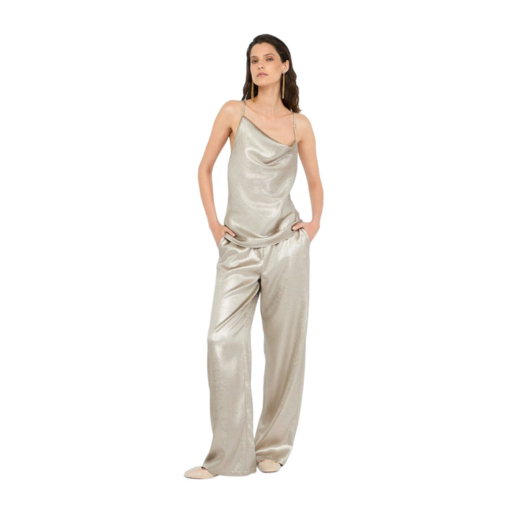 Pantaloni Donna in crêpe laminato oro modella intera frontale