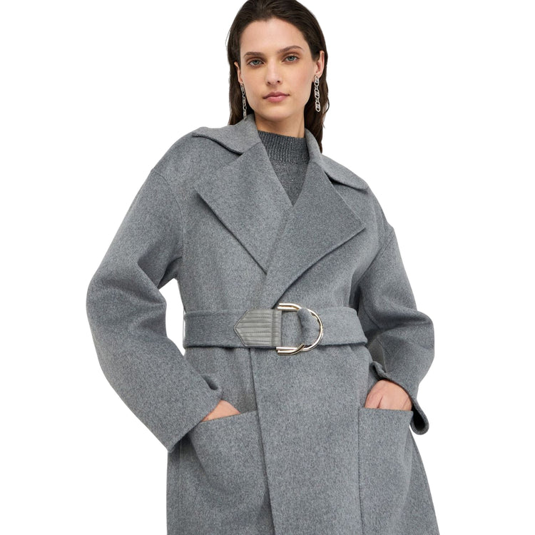 Cappotto Donna in lana lungo grigio modella frontale ravvicinata