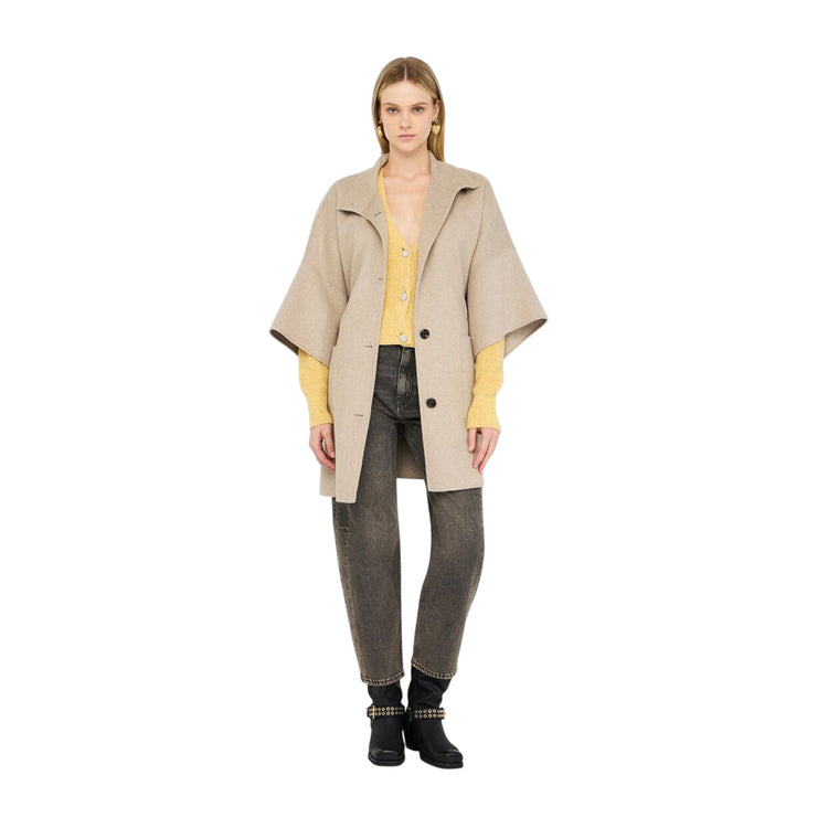 Cappotto Donna in lana con maniche a kimono Beige modella intera frontale
