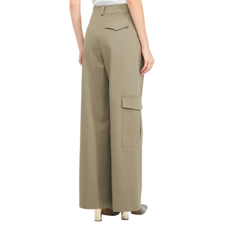 Pantaloni Donna modello cargo Verde modella retro