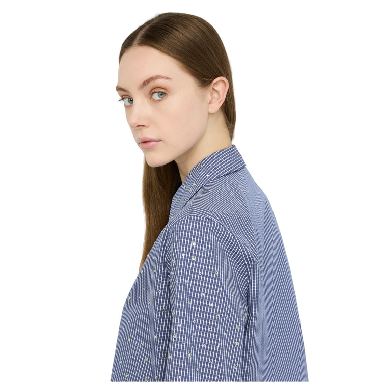Camicia Donna in popeline con strass Blu modella laterale ravvicinata