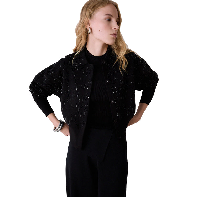 Giacca Donna in maglia nera con strass modella