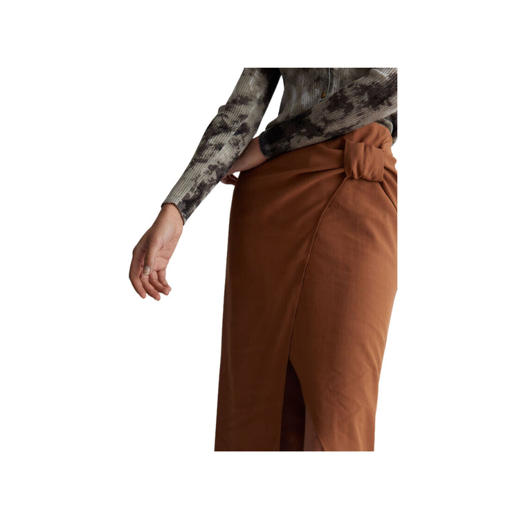 Women's longuette skirt with slit