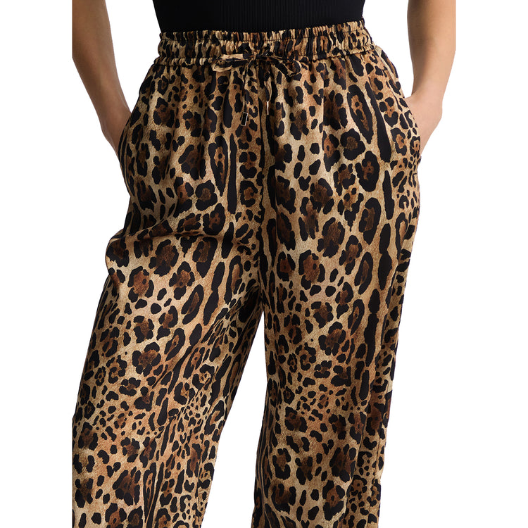 Pantaloni Donna in twill con stampa animalier modella frontale ravvicinata