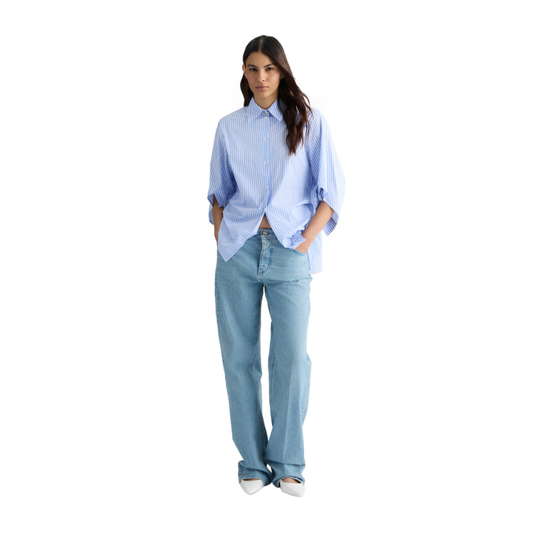 Camicia Donna con maniche ampie modella intera frontale