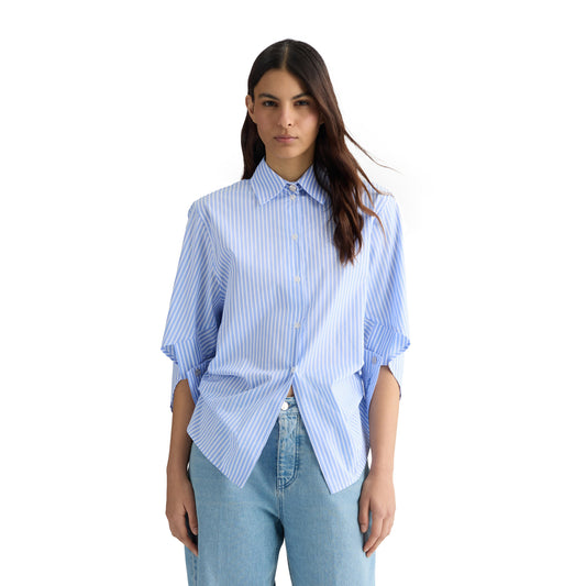 Camicia Donna con maniche ampie modella frontale