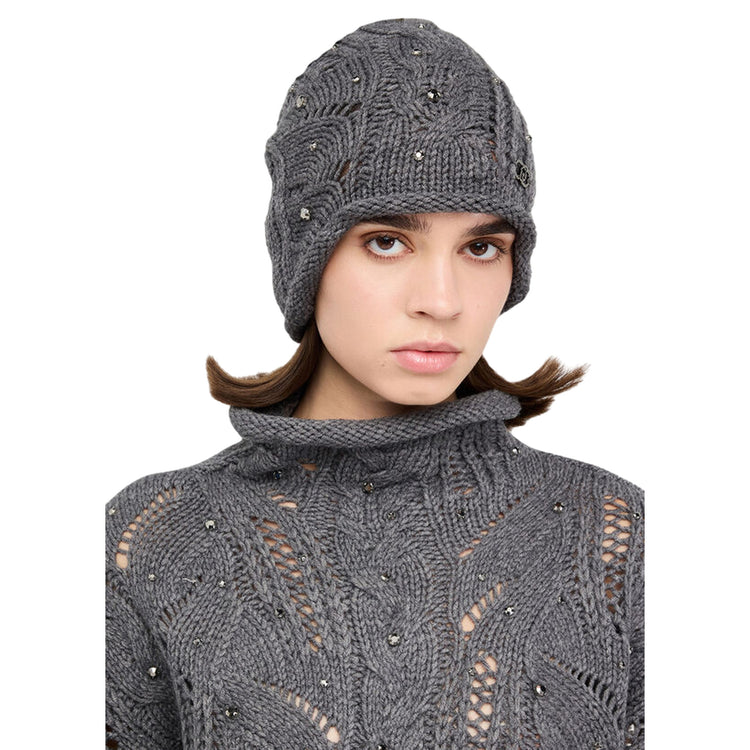 Berretto Donna in misto lana con pietre Grigio modella