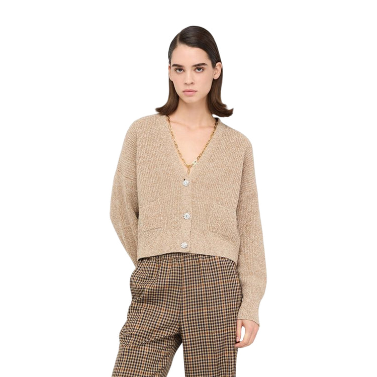 Cardigan Donna Beige con bottoni gioiello modella frontale