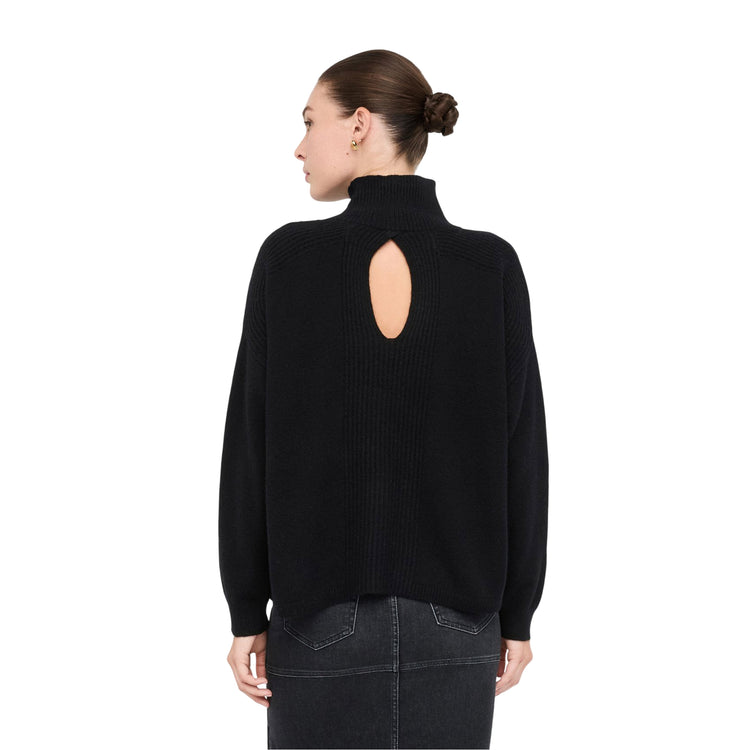 Maglione Donna in lana con gioiello Nero modella retro