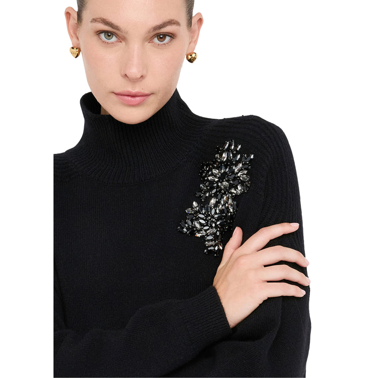 Maglione Donna in lana con gioiello Nero modella frontale ravvicinata