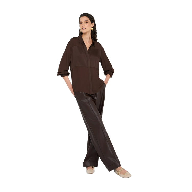 Acquista subito la Camicia Donna, realizzata in morbido tessuto, maniche lunghe, inserti in raso ton sur ton, firmata Liu Jo su Martini 900: vieni a scoprire tutta la collezione sul nostro sito