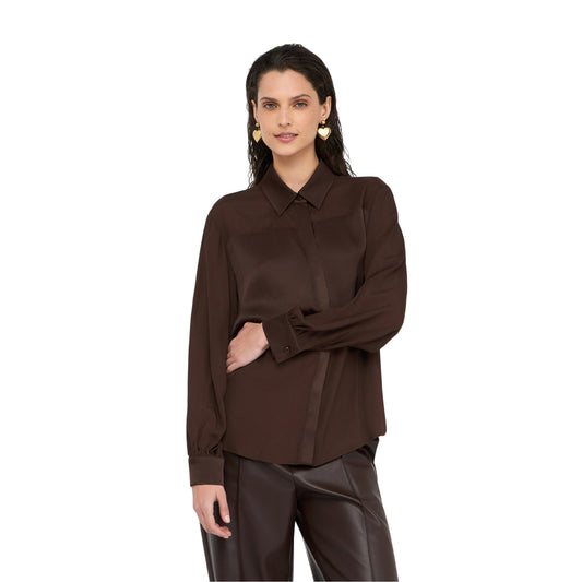 Acquista subito la Camicia Donna, realizzata in morbido tessuto, maniche lunghe, inserti in raso ton sur ton, firmata Liu Jo su Martini 900: vieni a scoprire tutta la collezione sul nostro sito