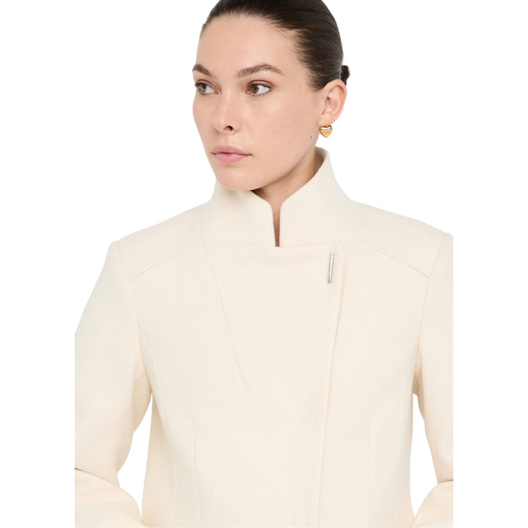 Acquista subito il Cappotto Donna,a maniche lunghe, filati in misto lana e tasche laterali, firmato LiuJo, su Martini 900: vieni a scoprire tutta la collezione sul nostro sito