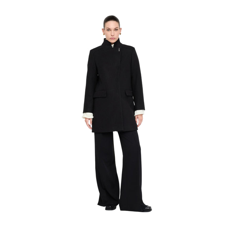 Acquista subito il Cappotto Donna, in filato in misto lana, maniche lunghe e tasche laterali, firmato Liu Jo, su Martini 900: vieni a scoprire tutta la collezione sul nostro sito.