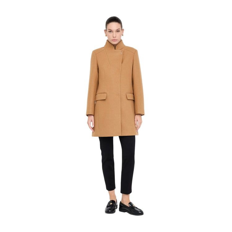 Acquista subito, il Cappotto Donna, in filati in misto lana, collo alto e tasche laterali, firmato Liu Jo su Martini 900: vieni a scoprire tutta la collezione sul nostro isto