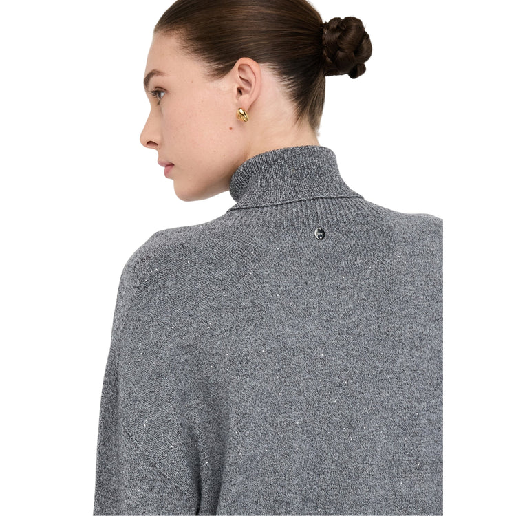 Acquista subito il Dolcevita Donna, realizzato in morbido tessuto, maniche lunghe e logo applicato sul retro firmato Liu Jo, su Martini 900: vieni a scoprire tutta la collezione sul nostro sito