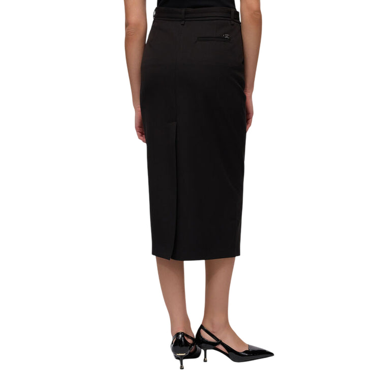 Gonna longuette nera con cinta con gioiello modella retro