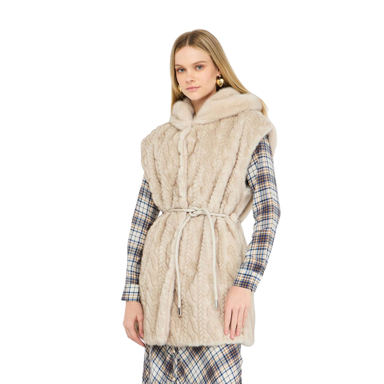 Gilet Donna in pelliccia beige con cappuccio modella frontale
