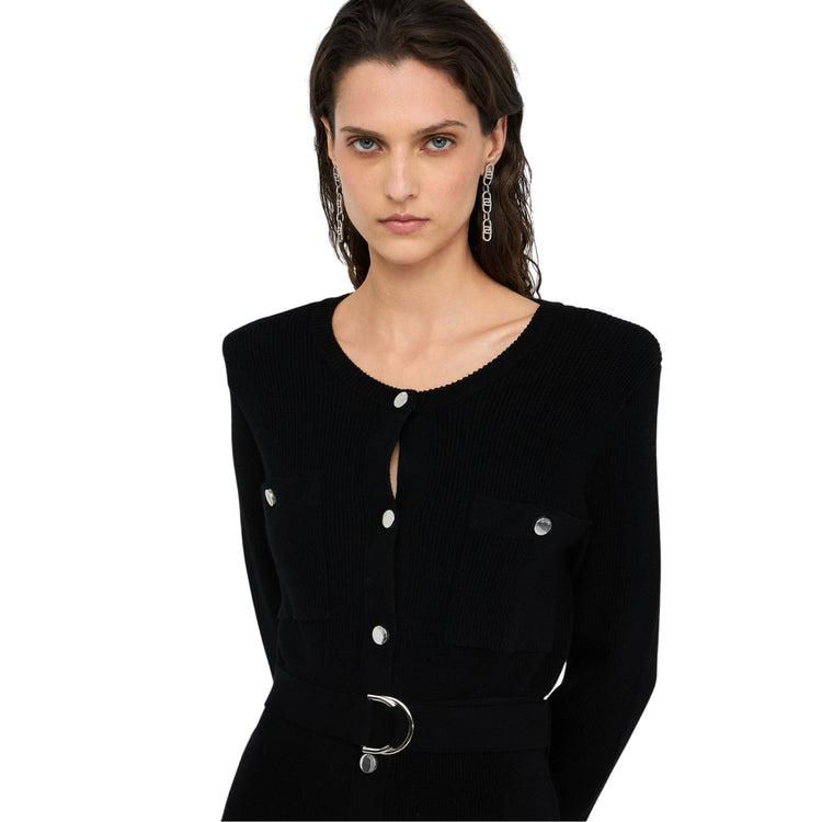 Abito Donna in maglia con spalline imbottite e bottoni modella frontale ravvicinata