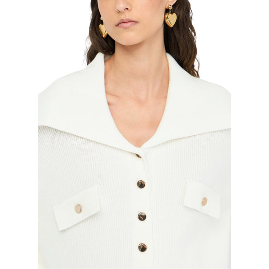 Acquista subito la Maglia Donna, realizzata in filati in misto viscosa e coste inglesi e bottoni dorati, firmata Liu Jo su Martini 900 : vieni a scoprire tutta la collezione sul nostro sito