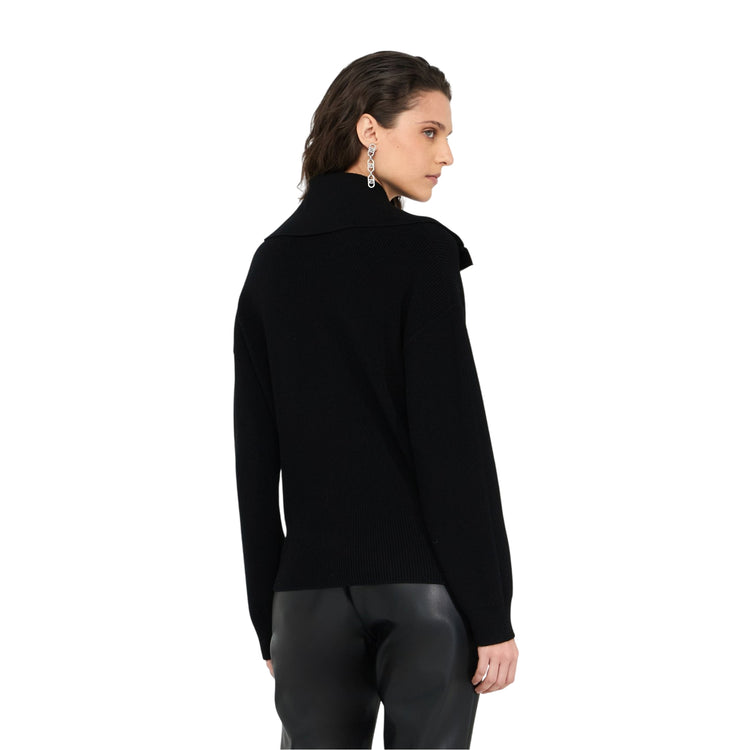 Acquista subito la Maglia Donna, in filati in misto viscosa, finte tasche e chiusura con bottoni in argento, su Martini 900 : vieni a scoprire tutta la collezione sul nostro sito