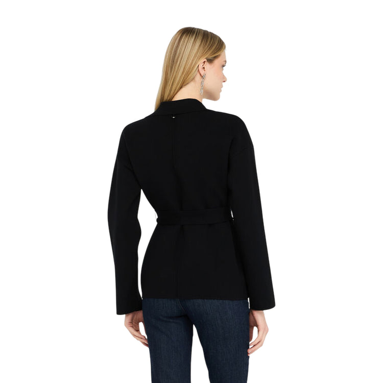 Giacca Donna con cintura sur ton Nero modella retro